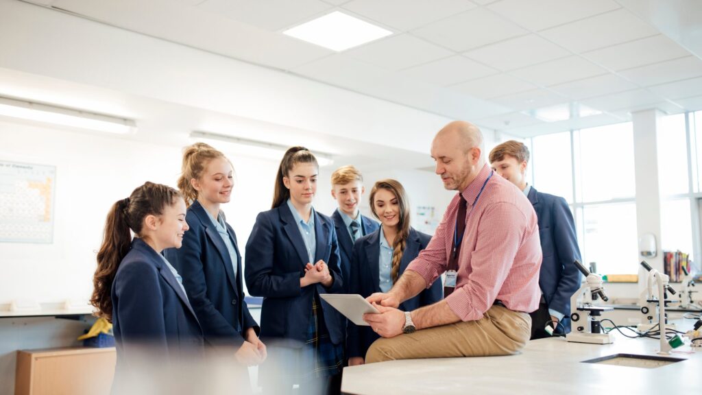 Teacher talking to a classroom of students