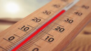Thermometer showing hot temperatures